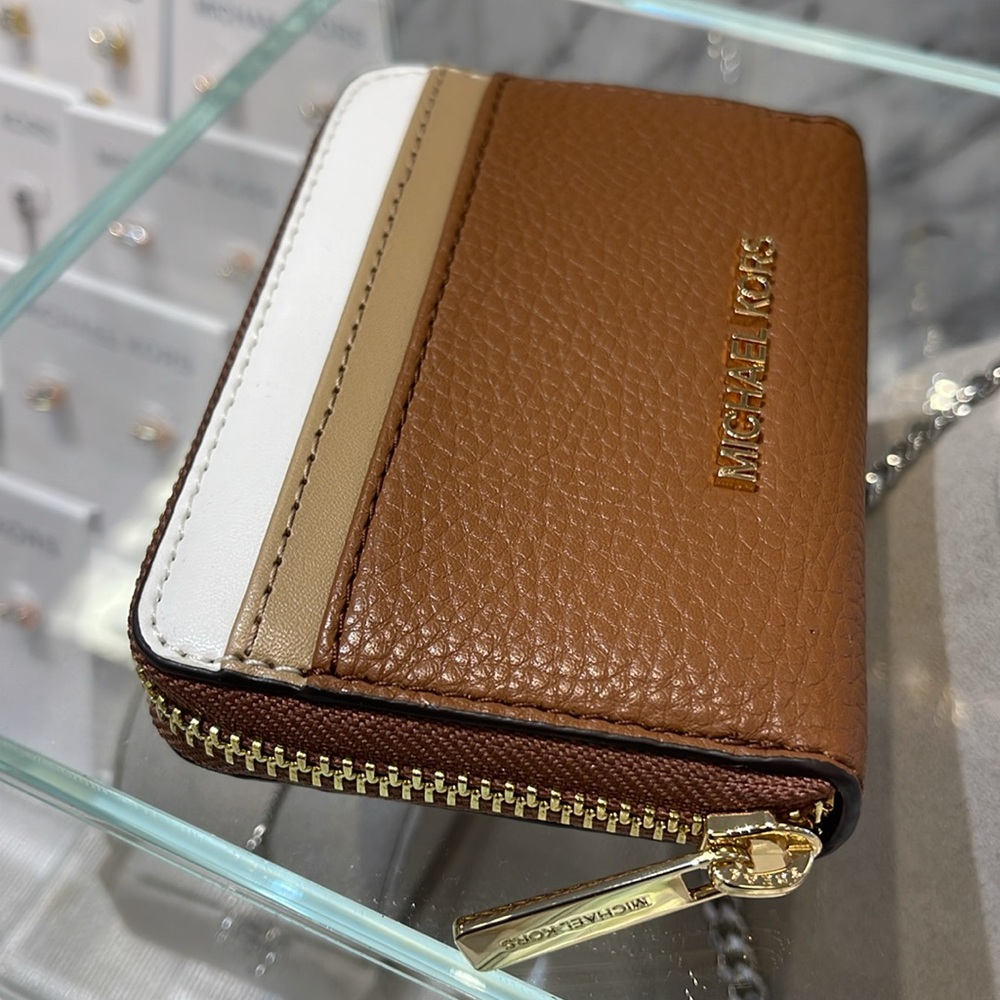 Michael Kors Jet Set Travel Md Zip Around Color-Block Wallet Card Case
Luggage - Picture 5 of 16